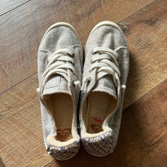 roxy slip on gray shoes - Picture 2 of 6